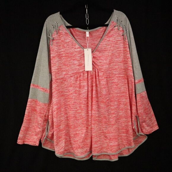 Rosegal Tops - Rosegal 5X Blouse Pink & Gray w/shoe laced sleeve design NEW Renaissance flare